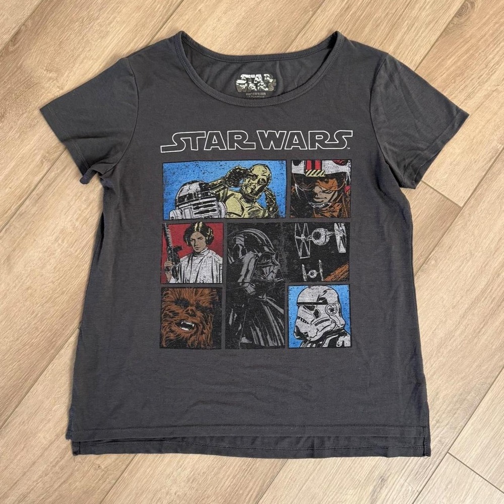 Star Wars women's graphic tee character portraits in a grid, size L
